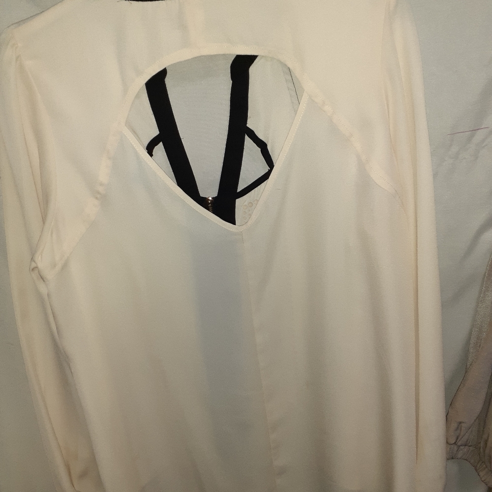 Blouse - Picture 2 of 3